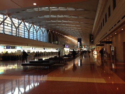 朝の羽田空港